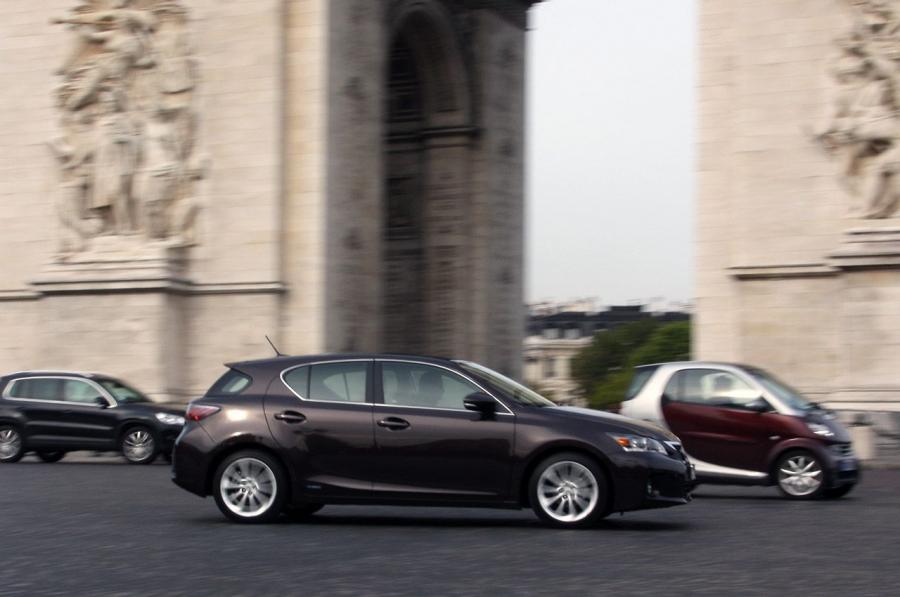  Lexus CT200h 2010 года  (фото 171 из 266)